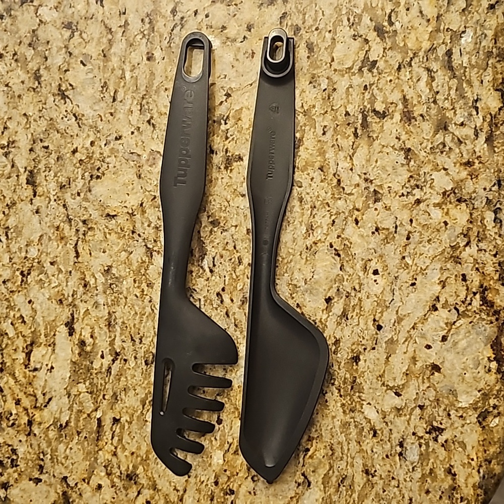 Tupperware Tongs - Picture 3 of 10